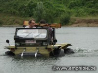 Véhicule amphibie : Navigation sur l'eau