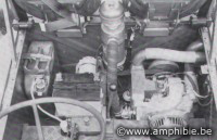 Véhicule amphibie : vue du moteur